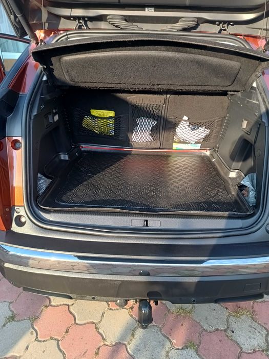 peugeot 3008 model 1.2 an 2018 cutie automata 32000 km. impecabila