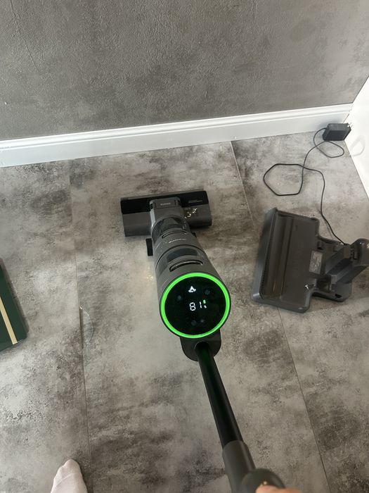 Пылисос вертикальный