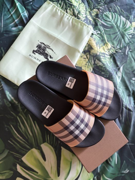 Papuci Burberry
