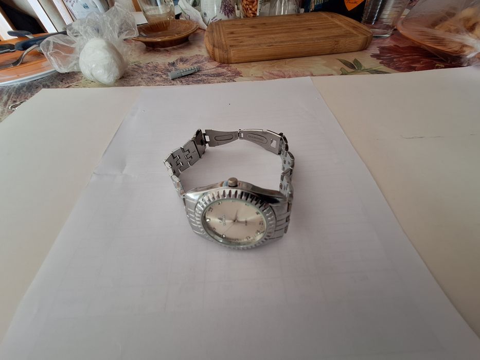 Продавам оригинален луксозен часовник "ORLANDO".