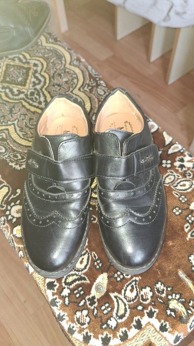 Продам туфли для мальчика