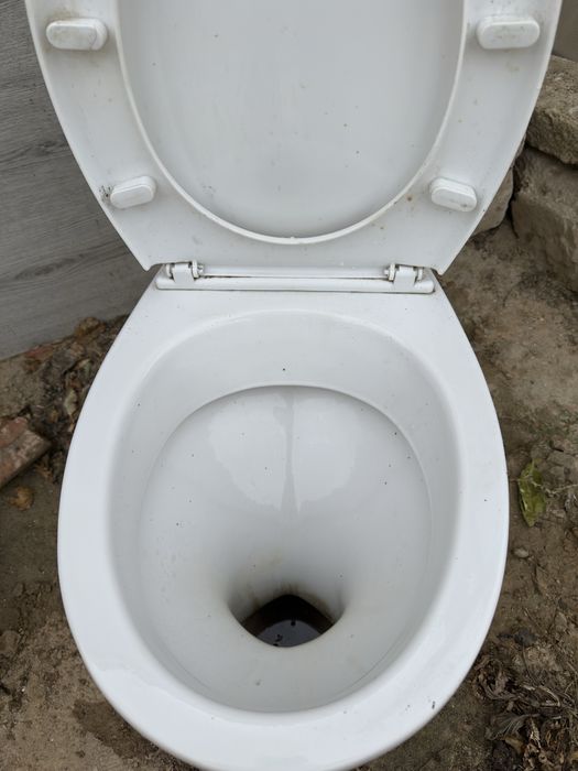 Продам славный унитаз