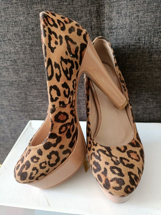 Продам красивые туфли