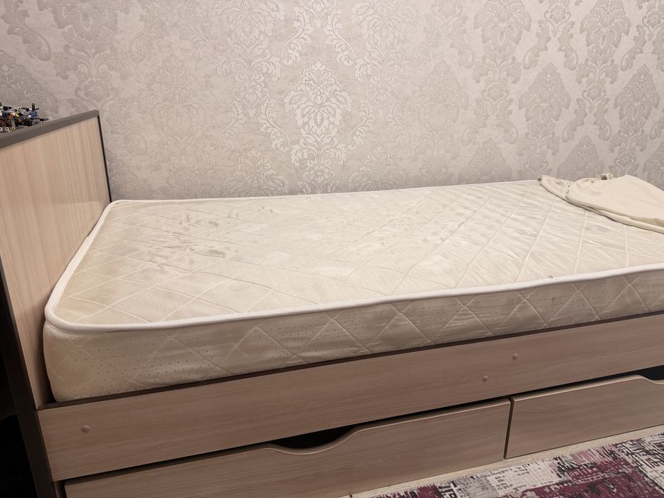 Продам кровать 100*200