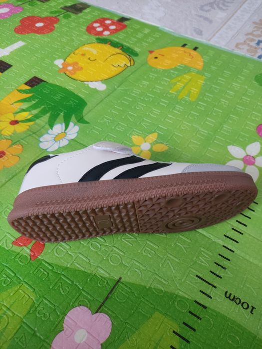 Продам кроссовки