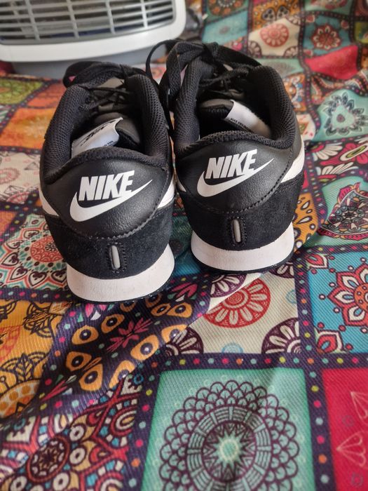 Маратонки Найк 38.5 номер