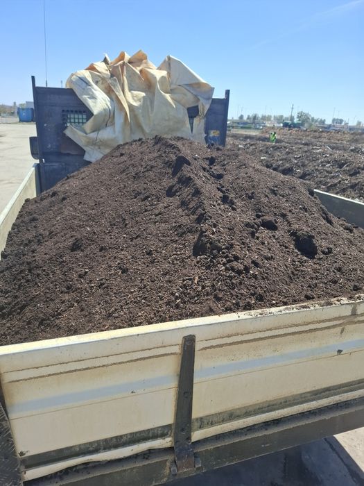 Nisip piatra gri decorativa compost gradina pamant negru hamuca pietris piatra sparta concasata balast refuz agregate balastiera
