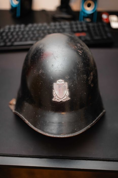 Casca veche de pompier elvețian–model metalic interbelic/WW2 1940–1960