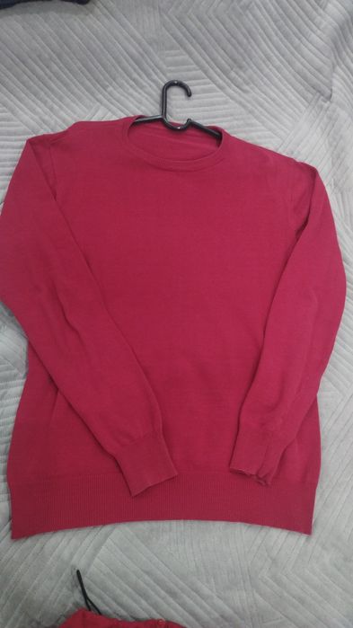 Продажа мужских одежд.