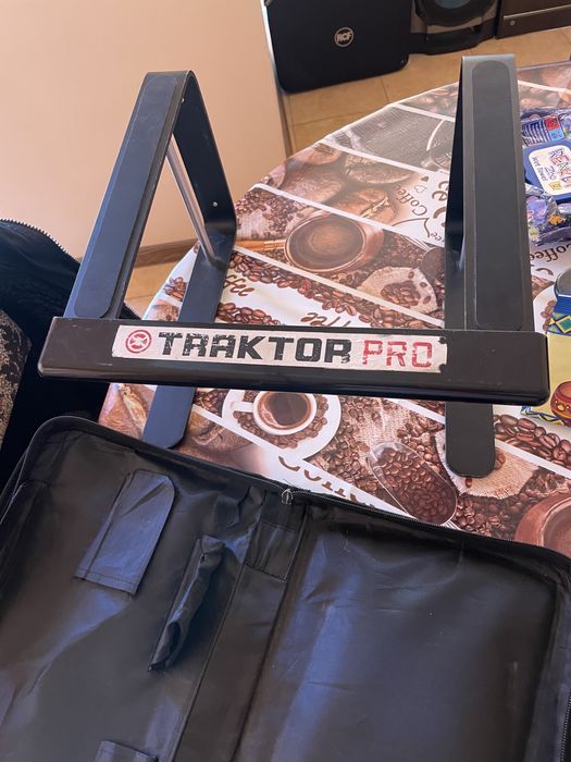 Стойка за лаптоп