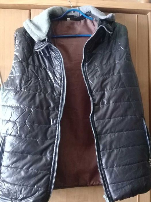 куртка  пуховик  капюш-м 48-50-52 Дешево Забрать возле  Центр рынка