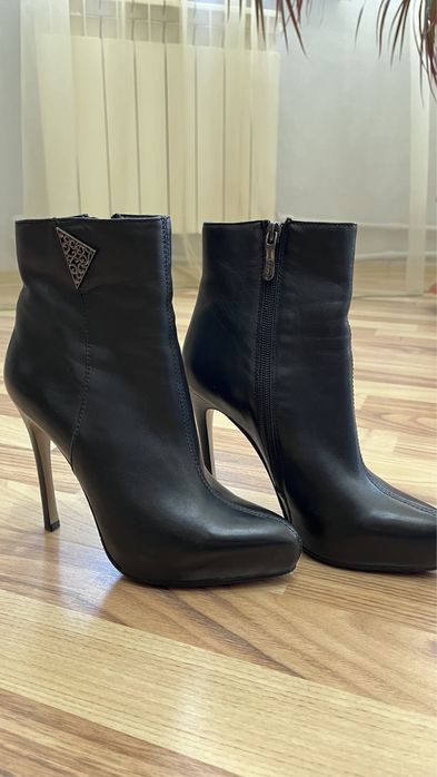 Продам ботильоны в хорошем состоянии