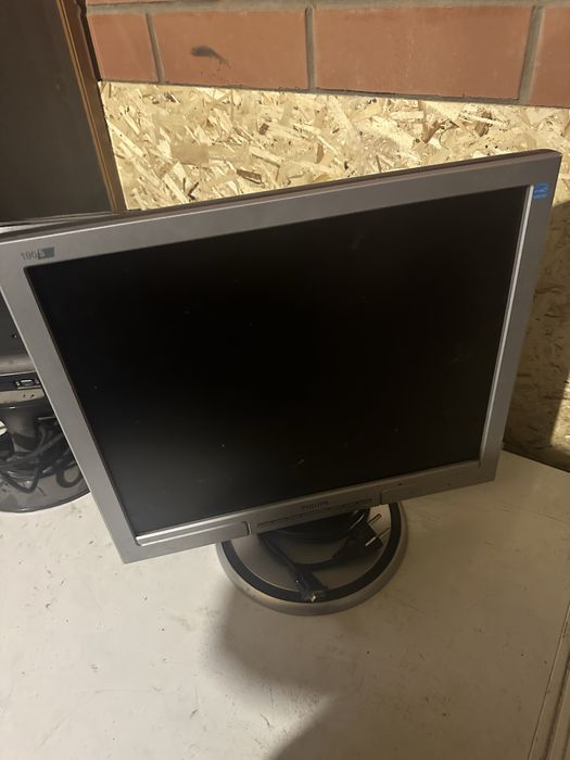 Продам два монитора