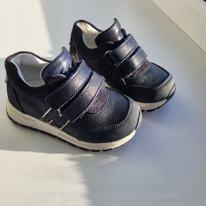 Продам сапоги, туфли, крассовки