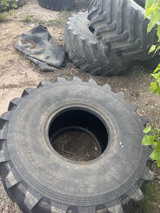 Продам шины (баллоны) для комбайна ACROS