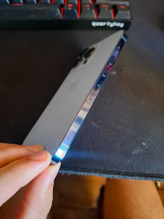 vand iphone 13 pro cu baterie noua schimbata !!