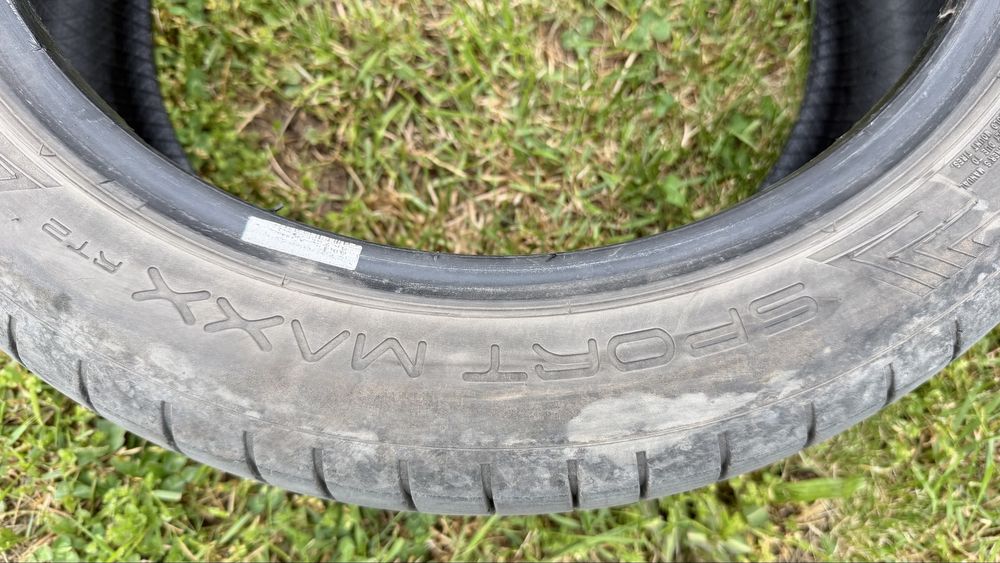 Две летни гуми Dunlop SPORT MAXX 225/45R17