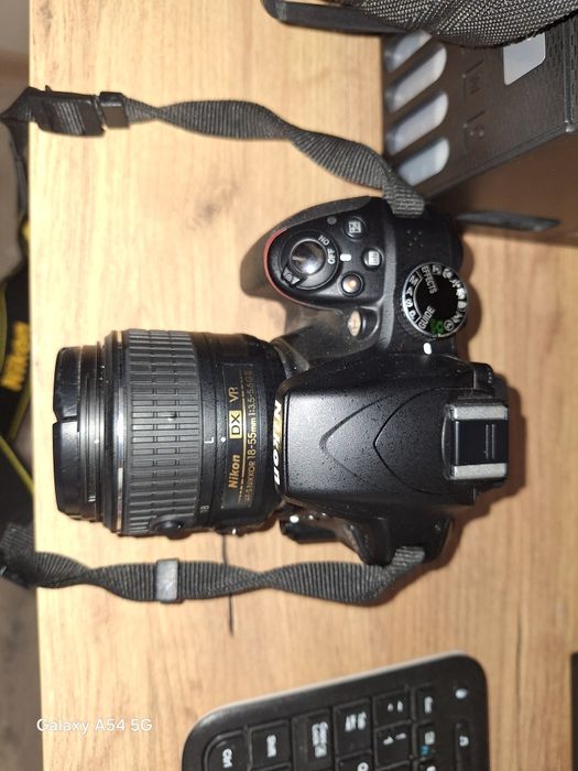 Фотоапарат Nikon D3300 пълен комплект с чанта