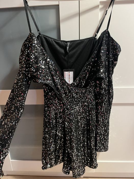 Нов официален гащеризон