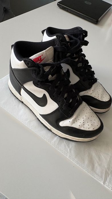 Vând încălțăminte în stare foarte bună (Ugg, Nike etc)