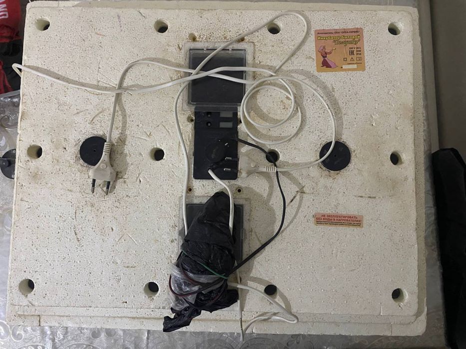 Инкубатор сотилади