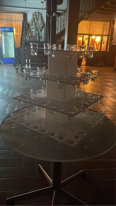 Bar mobil de cocktail si tort de shot uri
