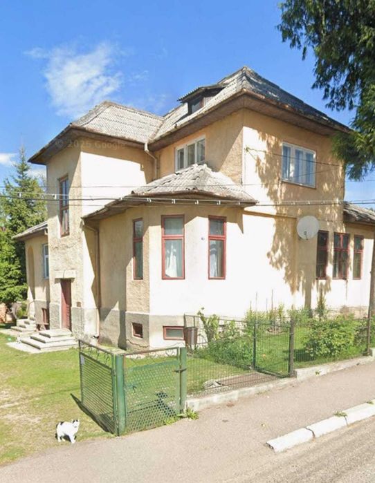 De vânzare apartament la casă cu teren privat și anexe in Gura-Humorului