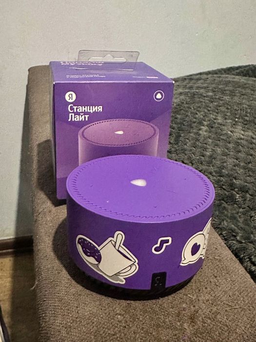 Продам Яндекс станцию Алису