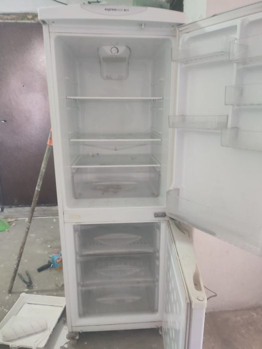 Продам холодильник б/у