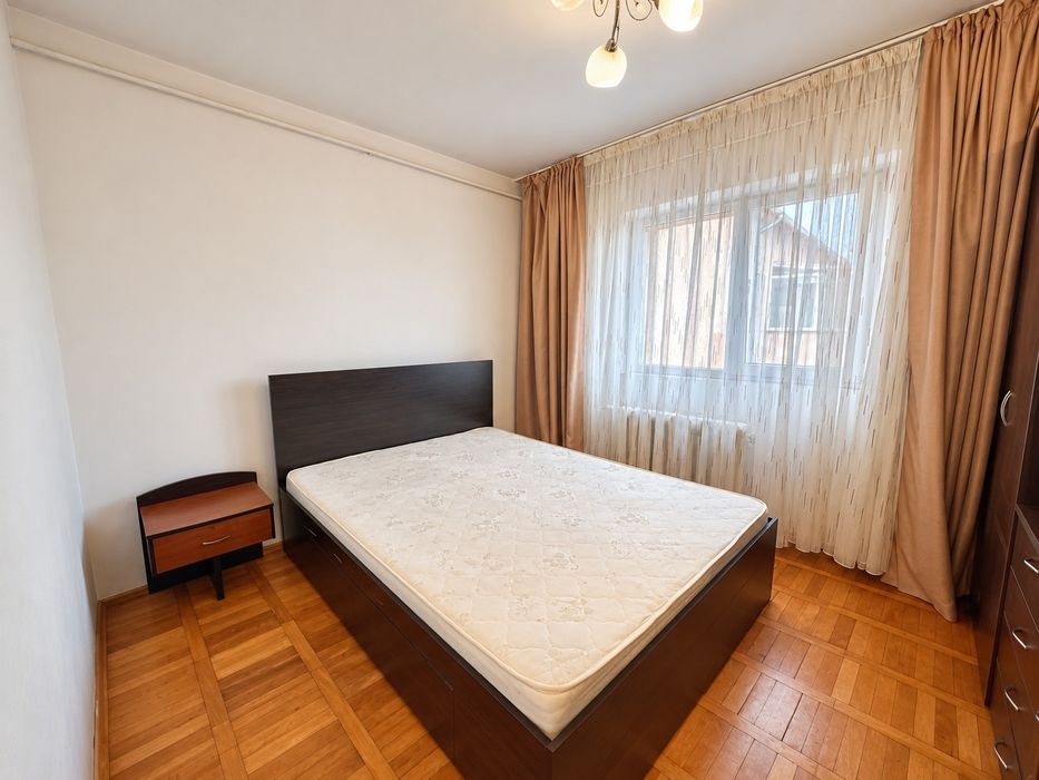Apartament de închiriat