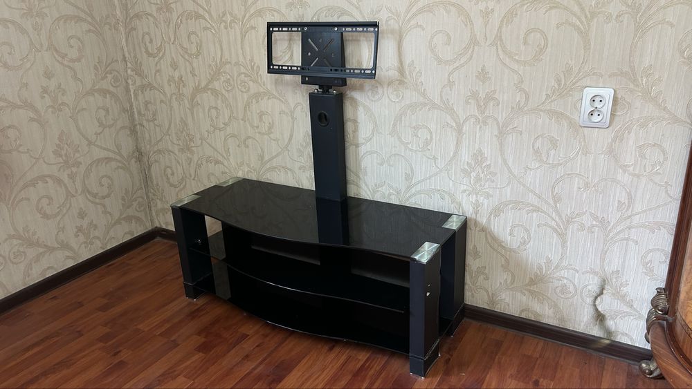 Тумба/стойка для ТВ с кронштейном