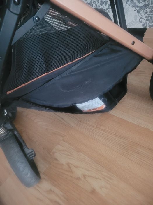 Срочно продам Коляску  5000тг