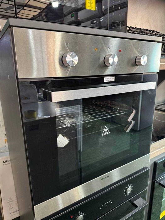 Духовой шкаф Hisense HB060203 встраиваемый 61 л