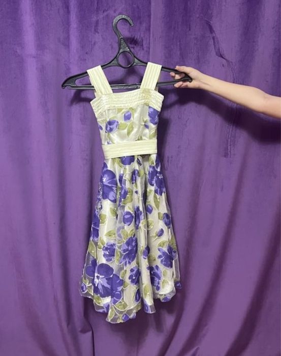 Продам платья для девочек