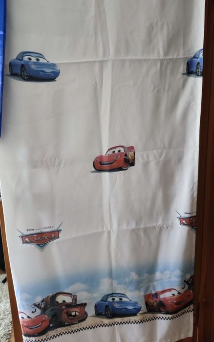 Продам шторы в детскую