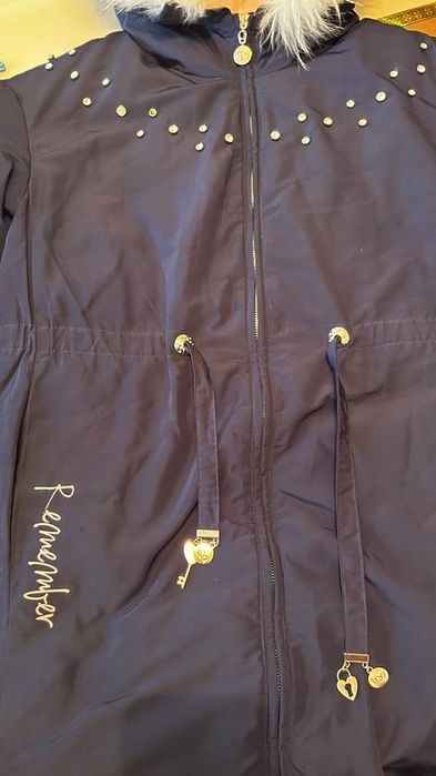 Продам куртку зимнюю для девочки