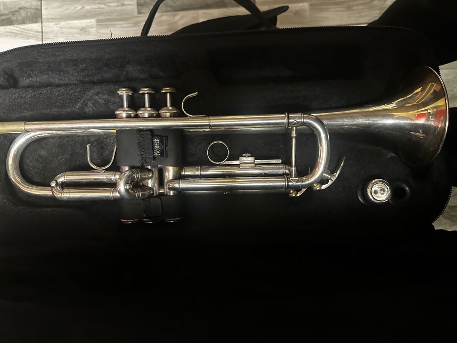 Vând Trompetă Bach