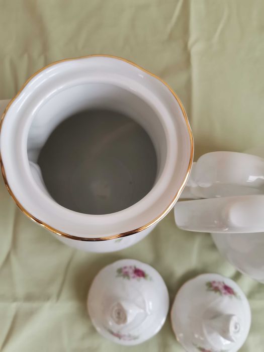 Порцеланови кани