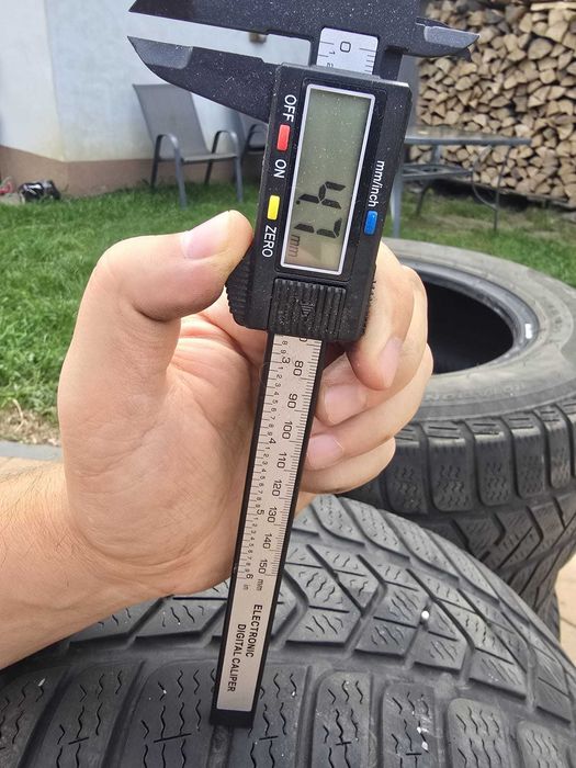 Vand 4 anvelope iarna Pirelli Sottozero 3 ranforsate 215/60/16