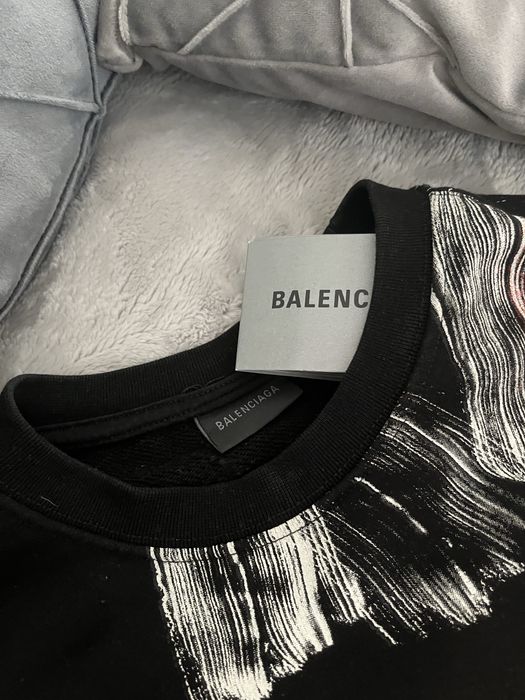 Balenciaga половер/сличер много качествен не е носен