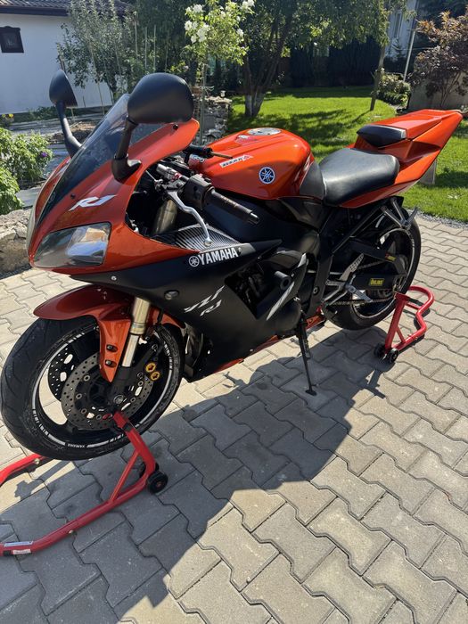 Yamaha YZF-R1  Rn09