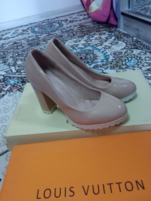 Туфли на каблуке