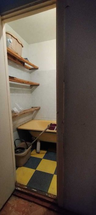 Продается коммерческое помещение в 7 мкр