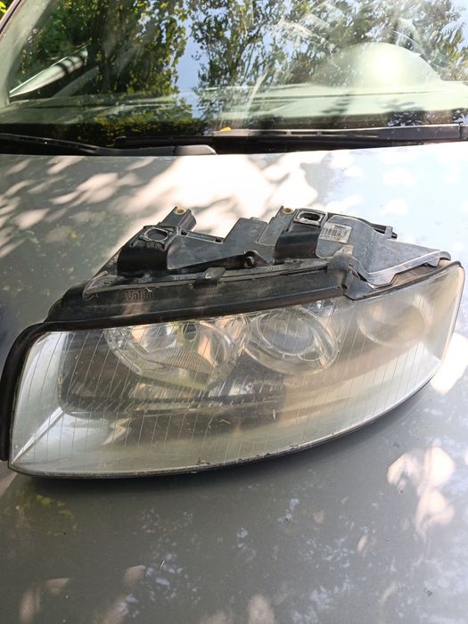 Продавам фарове за Audi a4 b6