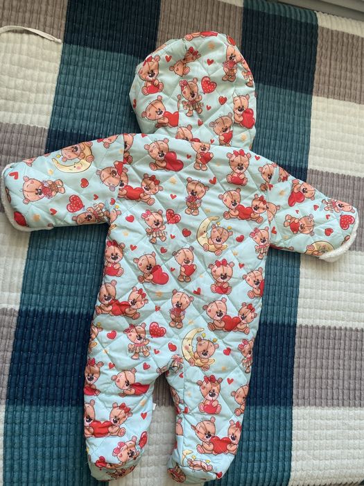 Продам детский демисезонный комбинезон