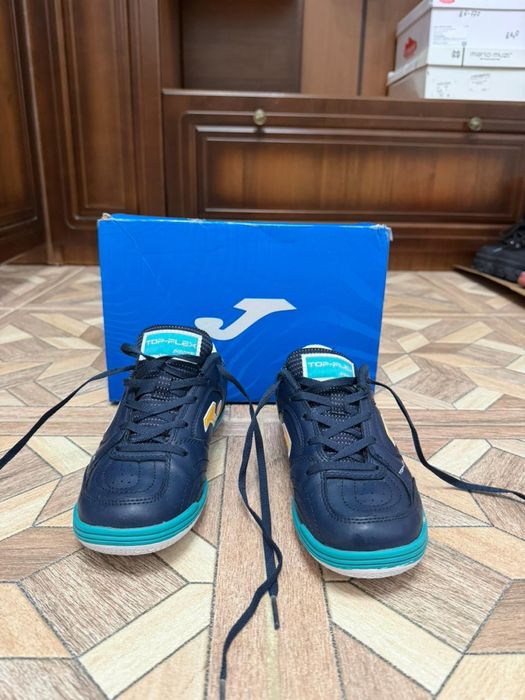 спортивная обувь для зала, футзал, волейбол, бганбол и т.г.д.