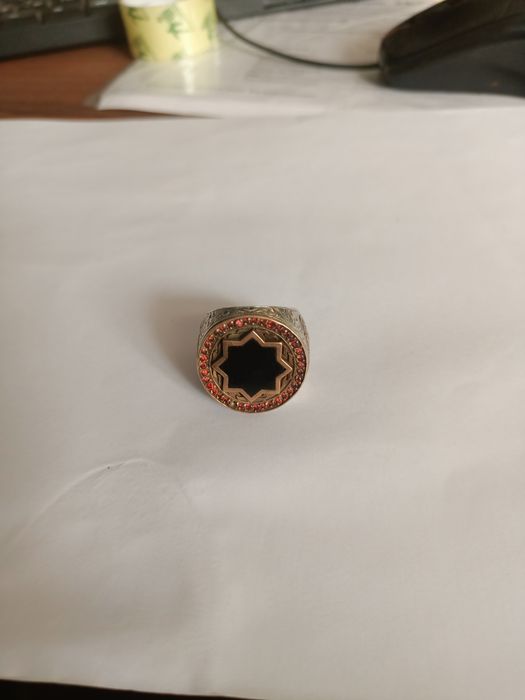 Продам серебро. Печатки мужскую.