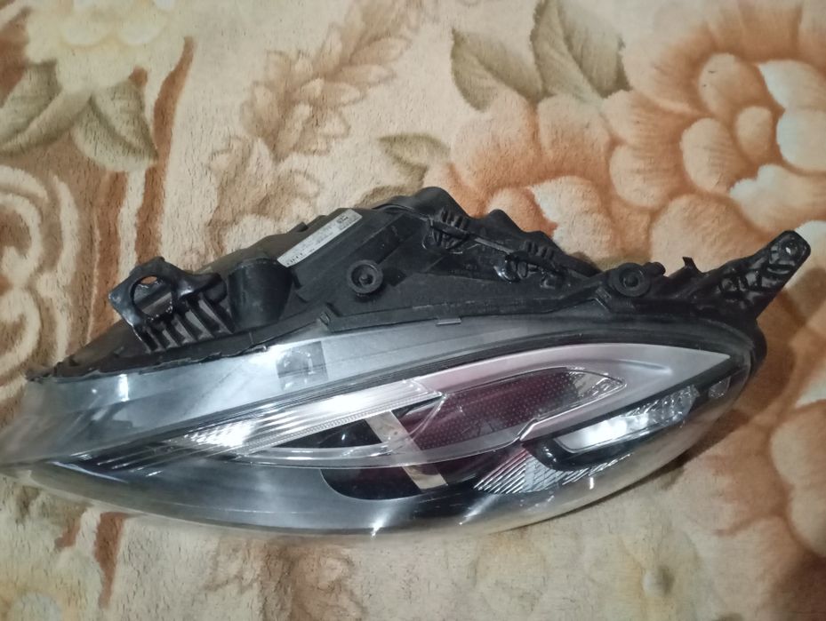 Фара на Вольво Volvo v40