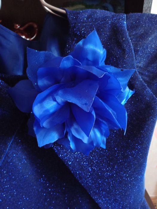 Продам детское платье нарядное. 8-10 лет.