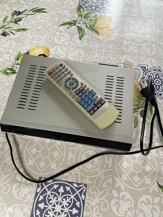 Спутниковые приставки iBox1, DVD-проигрыватель